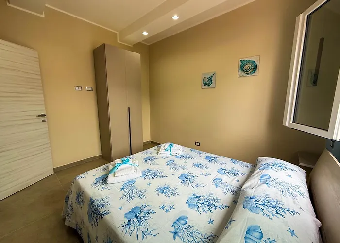 Willa Corallo *